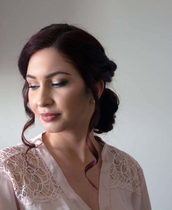 Μακιγιάζ και χτένισμα στο σπίτι