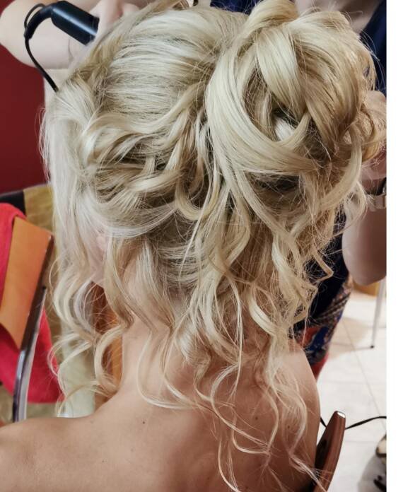 Χτένισμα για γάμο στην Αττική